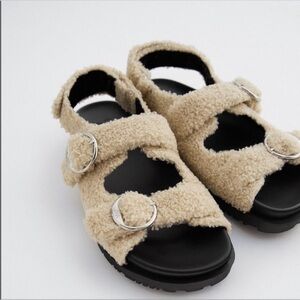 Zara shearling faux fur buckle Birkenstock like sandals size 38 (7.5)
